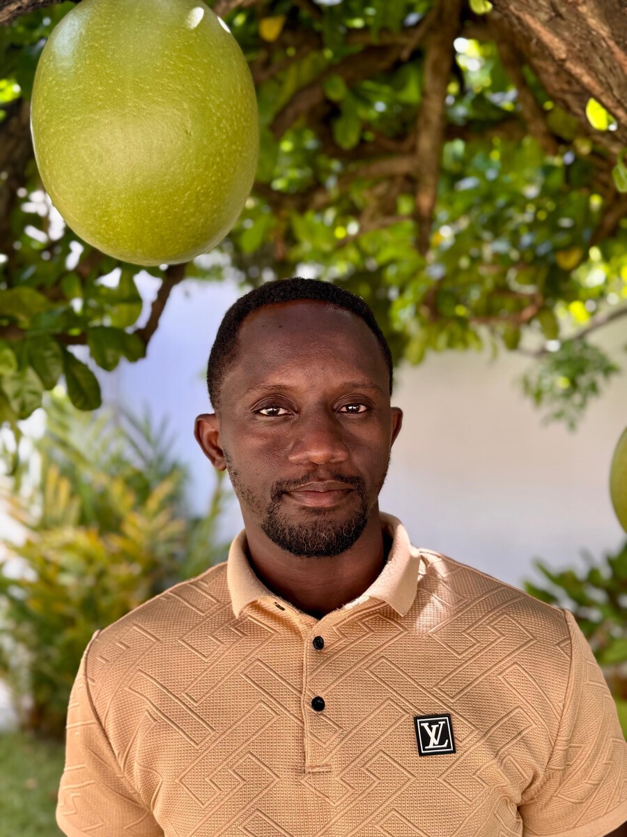 Isaac Yaw Adrazku
