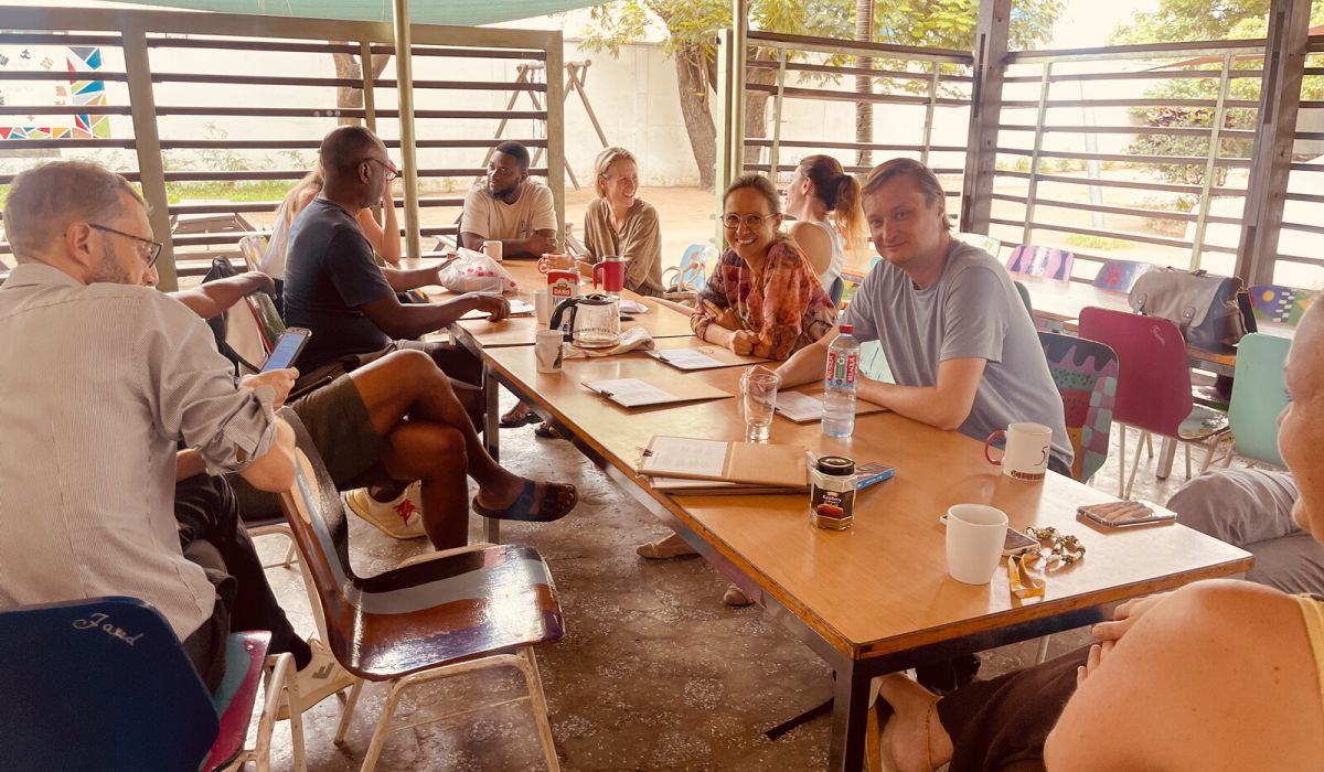 DaF Café: Experiencing and Discovering Language Together