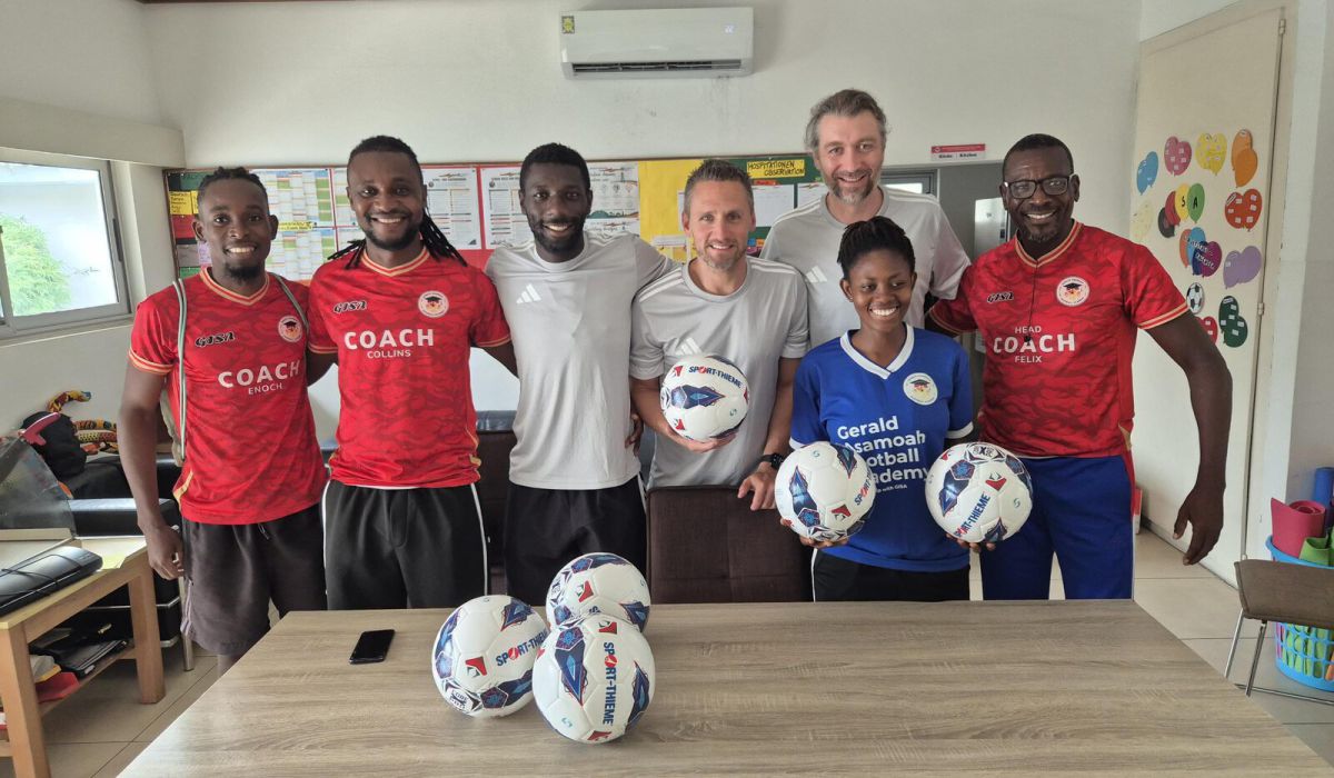 Fußball verbindet: Fachlicher Austausch zwischen der Gerald Asamoah Football Academy und der Gesamtschule Berger Feld