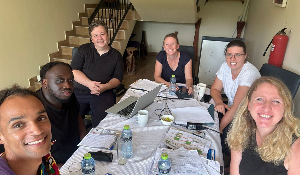 Rauchende Köpfe in Aburi