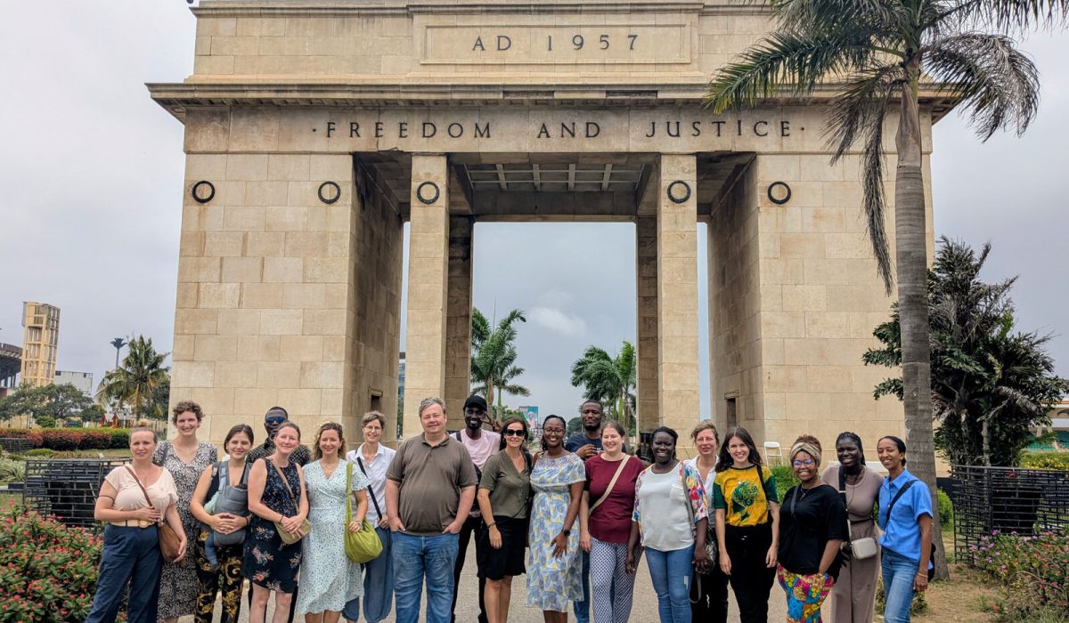 Mit Schwung ins neue Schuljahr – GISA startet mit Stadtrundfahrt durch Accra in die Vorbereitungswoche