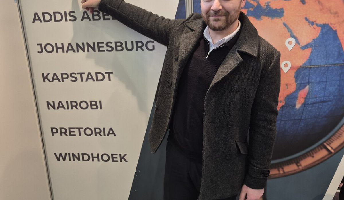 Neue Auslandsdienstlehrkraft besucht die GISA auf der didacta in Köln