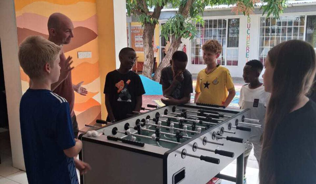 Game on! Engagement des Schulfördervereins ermöglicht neuen Tischkicker